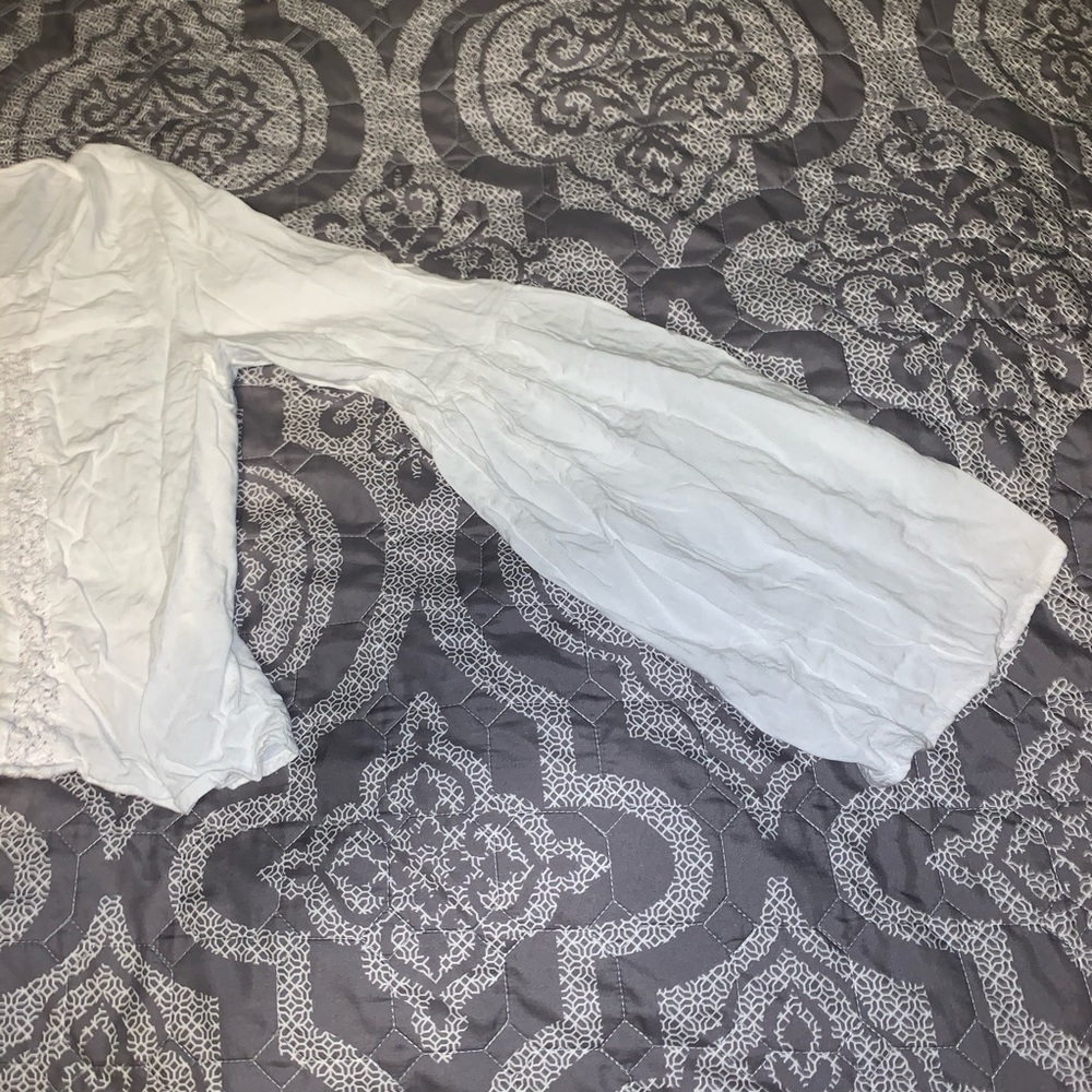 White Top - Picture 3 of 3